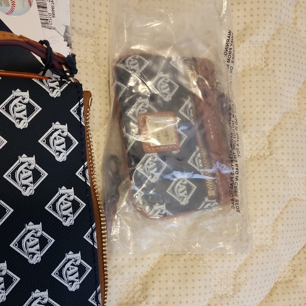 Tampa Bay Rays Dooney & Bourke Top Zip Crossbody Purse - Picture 2 of 12
